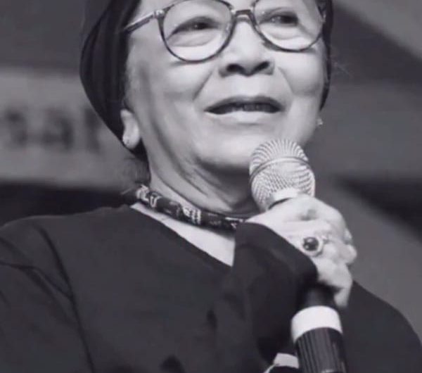 Bunda Iffet Meninggal Dunia