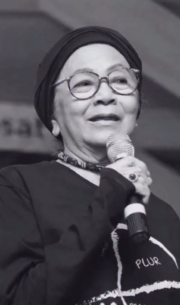 Bunda Iffet Meninggal Dunia