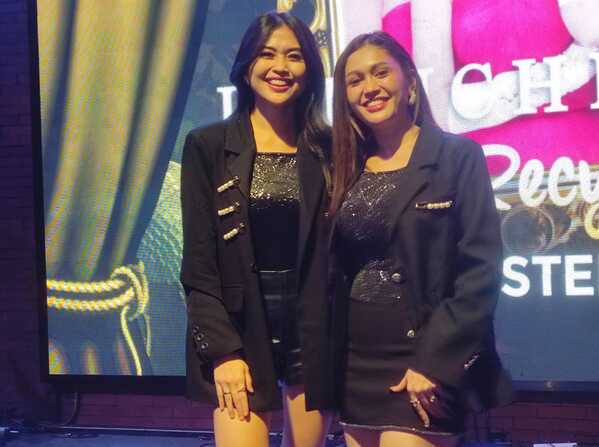 Duo vokal New Sister digawangi Ovi Kirana dan Givri Ta
