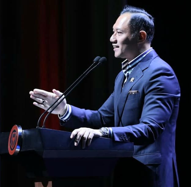 Direktur Eksekutif The Yudhoyono Institute (TYI) Agus Harimurti Yudhoyono (AHY) saat memberikan sambutan di acara peluncuran video musik "Save Our World" dari Presiden ke-6 Republik Indonesia Susilo Bambang Yudhoyono (SBY) di Jakarta, Selasa (1/7/2025). (@agusyudhoyono)