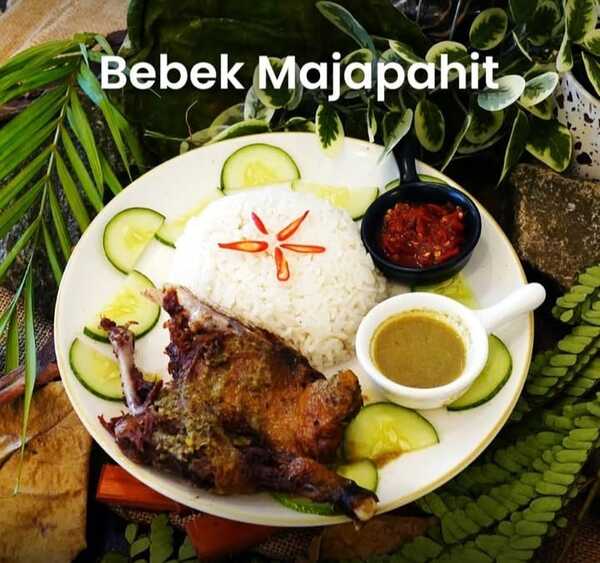 Bebek Majapahit, salah satu menu favorit di Cafe & Resto Bolone.