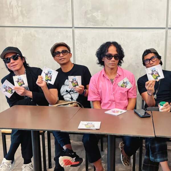 Grup band Slank saat meluncurkan album bertajuk Slank-The Greatest Hits Live di KFC Kemang Timur, Jakarta Selatan, Rabu (17/9/2025). (Foto - @slankdotcom)