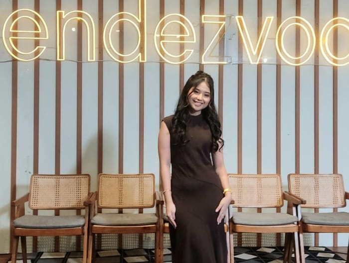 Jumpa pers peluncuran single kedua Dinda Putri bertajuk Berlalu di Rendezvoo Coffee & Eatery, Cipete Utara, Kebayoran Baru, Jakarta Selatan, Jumat (19/10/2025). (Foto - Istimewa)