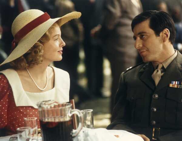 Diane Keaton dan Al Pacino di film The GodFather.