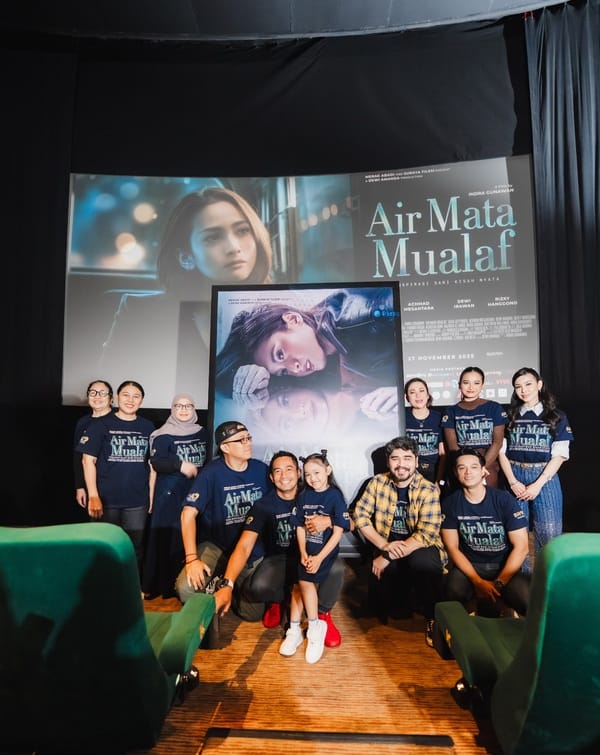 Peluncuran trailer dan poster resmi film Air Mata Mualaf di XXI Plaza Senayan, Jakarta, Senin (27/10/2025).