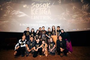 Film Sosok Ketiga Lintrik mulai tayang perdana hari ini, Kamis (6/11/2025), di 349 bioskop di Indonesia.