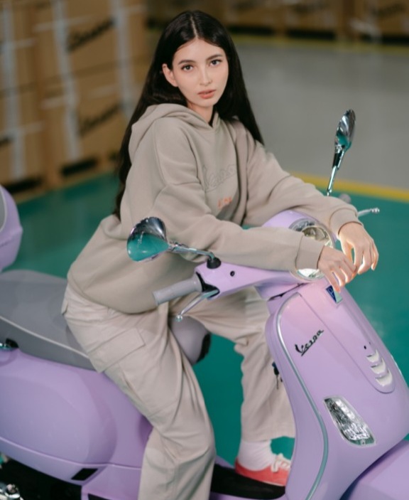 Dealer Equipment Collection (DEC), koleksi apparel dan merchandise resmi terbaru dari PT Piaggio Indonesia.