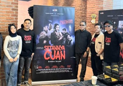 Peluncuran poster film, trailer dan Original Sound Track (lagu) film Setannya Cuan di CGV FX Senayan, Jakarta, Jumat (23/1/2026). (Foto - Kojek Rapper Betawi)