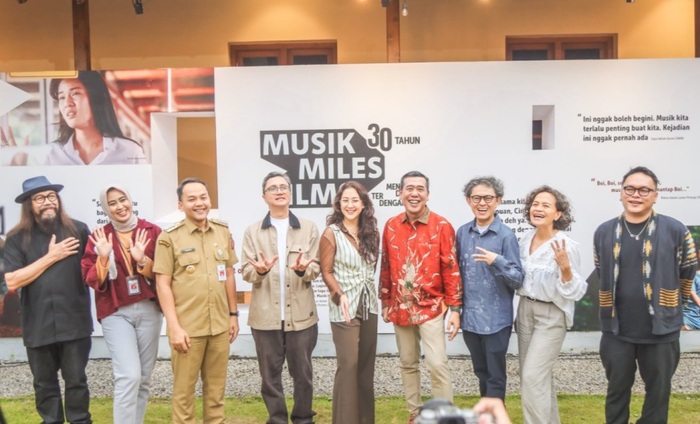 Sherina Munaf saat menghadiri pameran 'Musik Miles Films: 30 Tahun Mendengar Terdengar' yang digelar di Galeri Lokananta, Surakarta. (Foto - YRK)