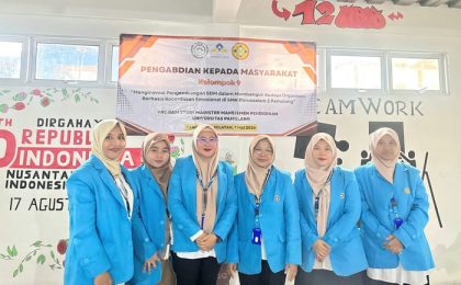 Mahasiswa Program Magister Manajemen Pendidikan Universitas Pamulang melaksanakan kegiatan Pengabdian kepada Masyarakat (PKM) di SMK Darussalam 2 Pamulang, Tangerang Selatan pada 7 Mei 2026. (Foto - Syifa)