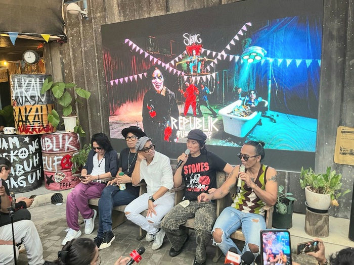 Slank merilis album terbaru berjudul Republik Fufufafa pada Jumat (5/6/2026) di Markas Slank, Jl. Potlot, Jakarta Selatan. (Foto - FG)