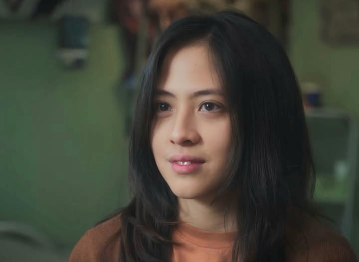 Adhisty Zara berperan sebagai Karla, pengidap kanker, di film terbarunya berjudul Rumah Singgah. (Foto - @rumahsinggahfilm)