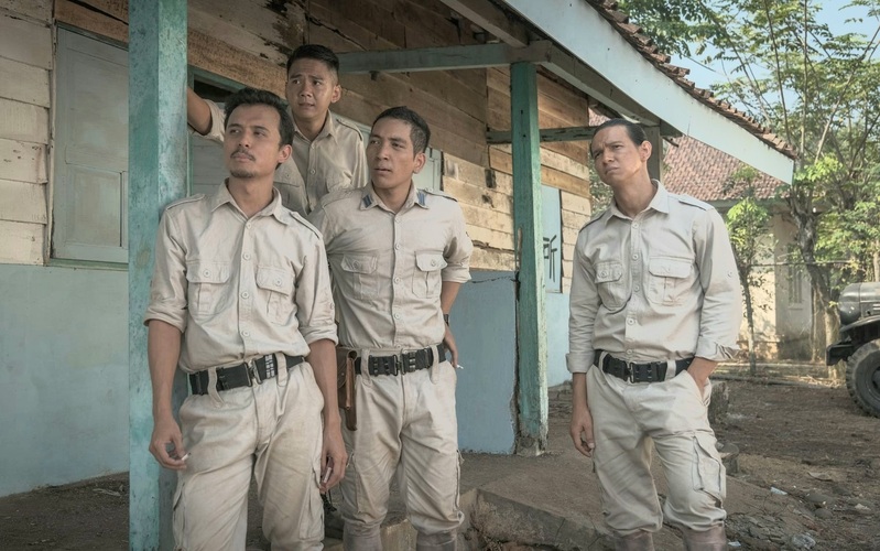Adegan film Djamin Setia, garapan sutradara Rako Prijanton, dan akan tayang di bioskop mulai 1 Oktober 2026. (Foto - Erjege Pictures)
